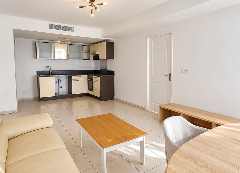 Appartement à louer, 58m², Nice