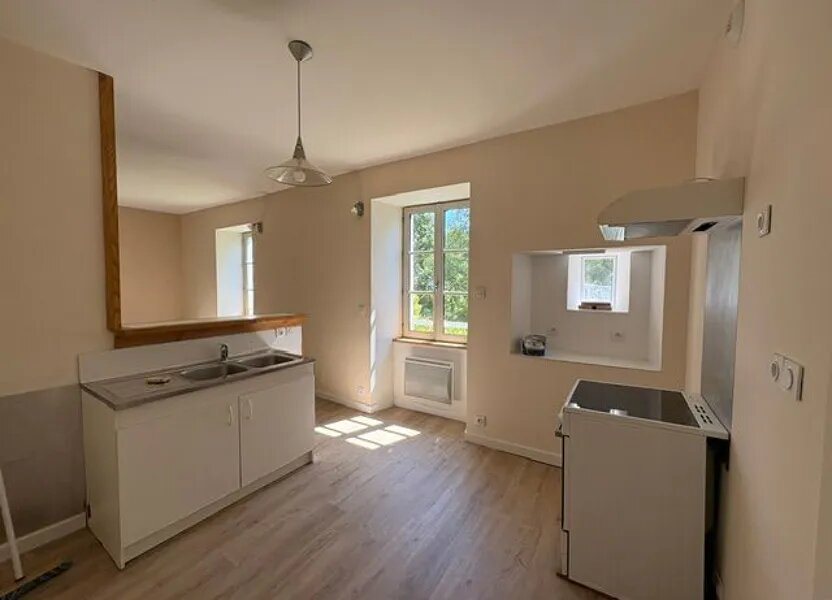 Appartement à louer, 70m², Marcillac-Vallon