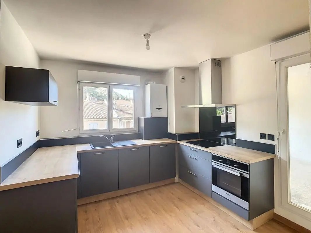 Appartement à louer, 77m², Tournon-sur-Rhône