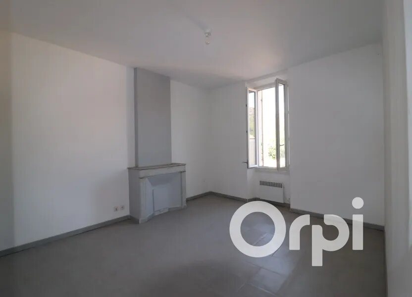 Appartement à louer, 74m², Roquevaire