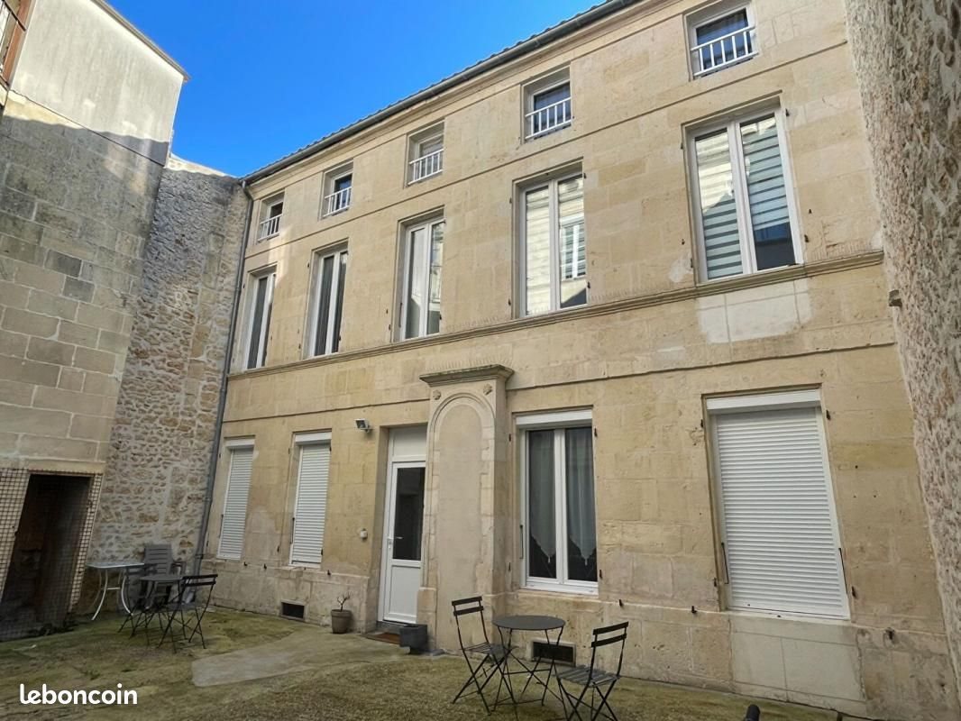 Appartement à louer, 17m², Rochefort