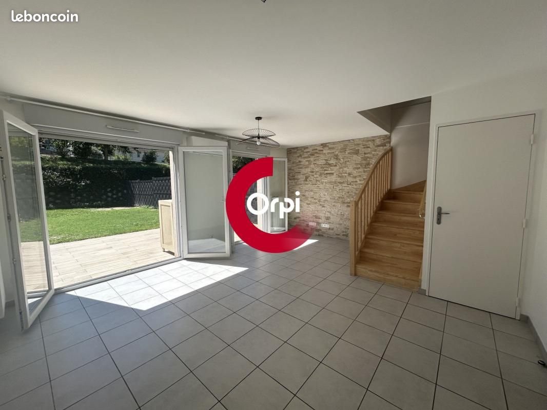 Maison à louer, 85m², Pont-Evêque