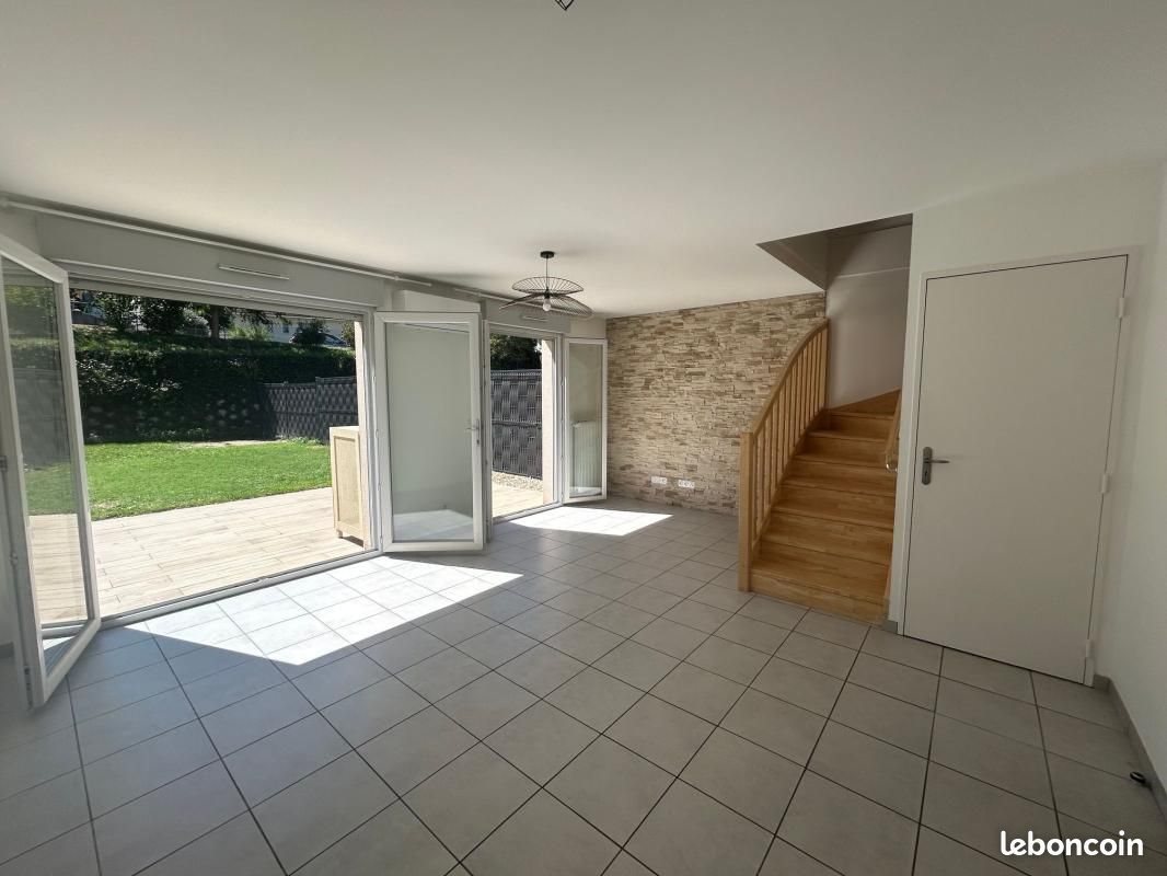 Maison à louer, 85m², Pont-Evêque