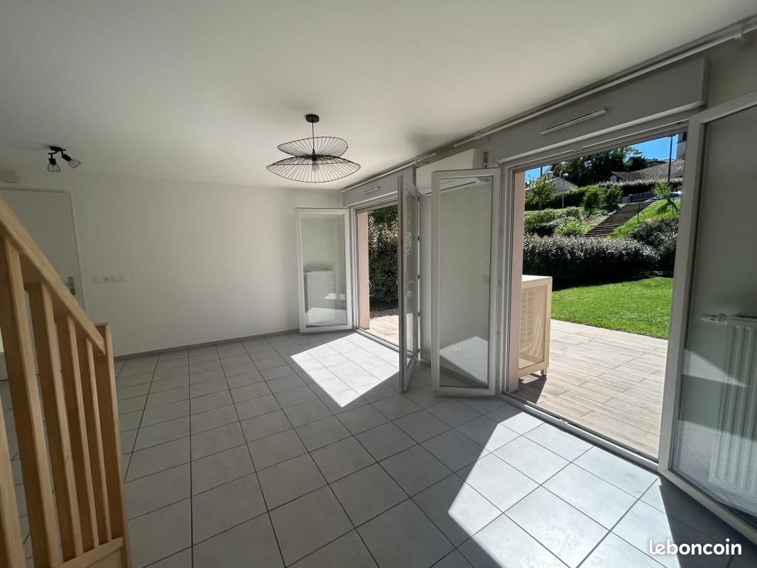 Maison à louer, 85m², Pont-Evêque