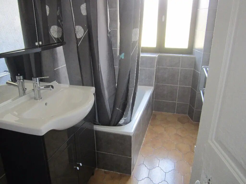 Appartement à louer, 55m², Aubignosc