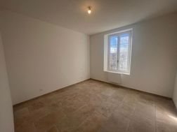 Appartement à louer, 61m², Riez