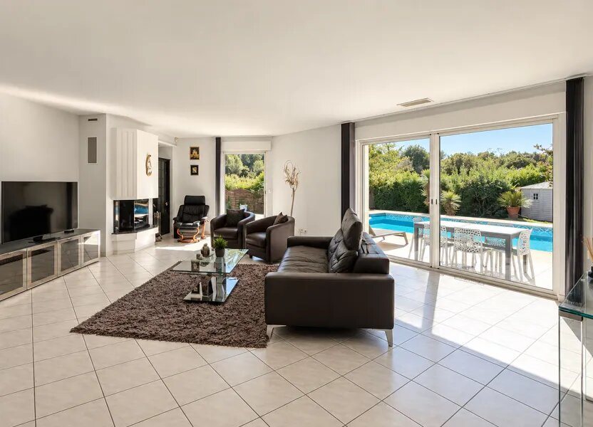 Maison à vendre, 240m², Saint-Clément-de-Rivière