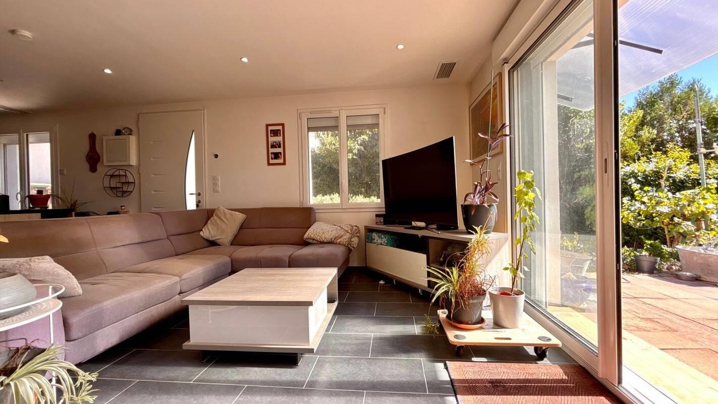 Maison à vendre, 70m², Vailhauquès