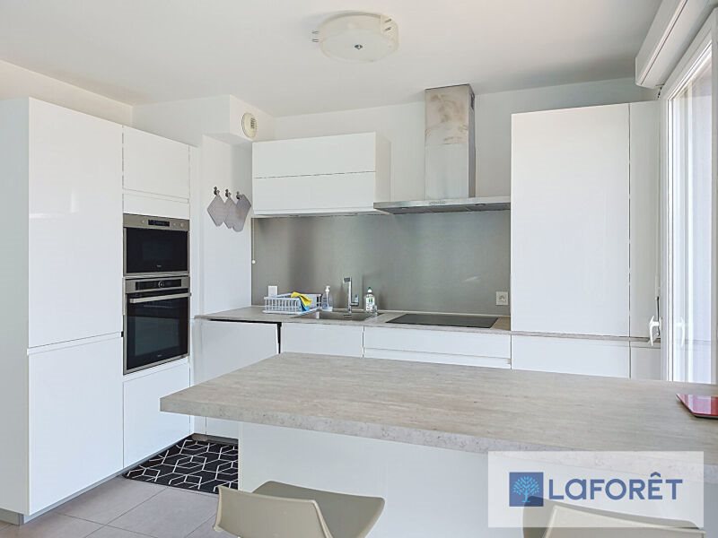 Appartement à vendre, 71m², Saint-Genis-Pouilly