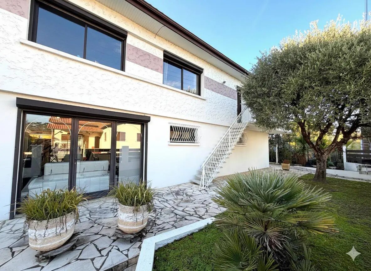 Maison à vendre, 206m², Camblanes-et-Meynac