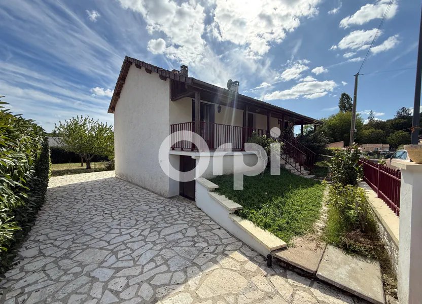 Maison à louer, 126m², Savignac-les-Églises