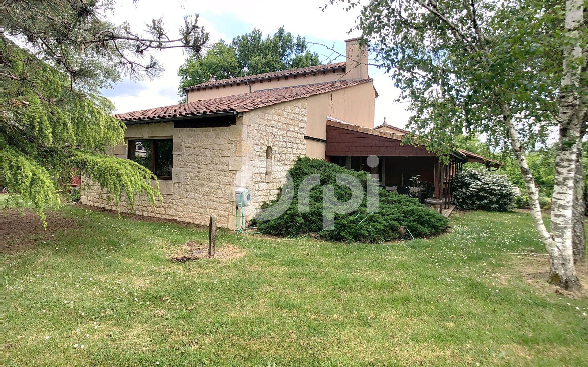 Maison à vendre, 231m², Trélissac