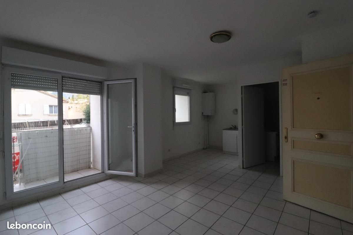 Appartement à louer, 24m², Roquevaire