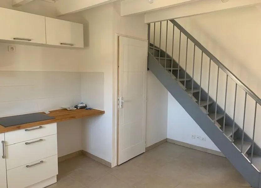 Appartement à louer, 29m², Nîmes