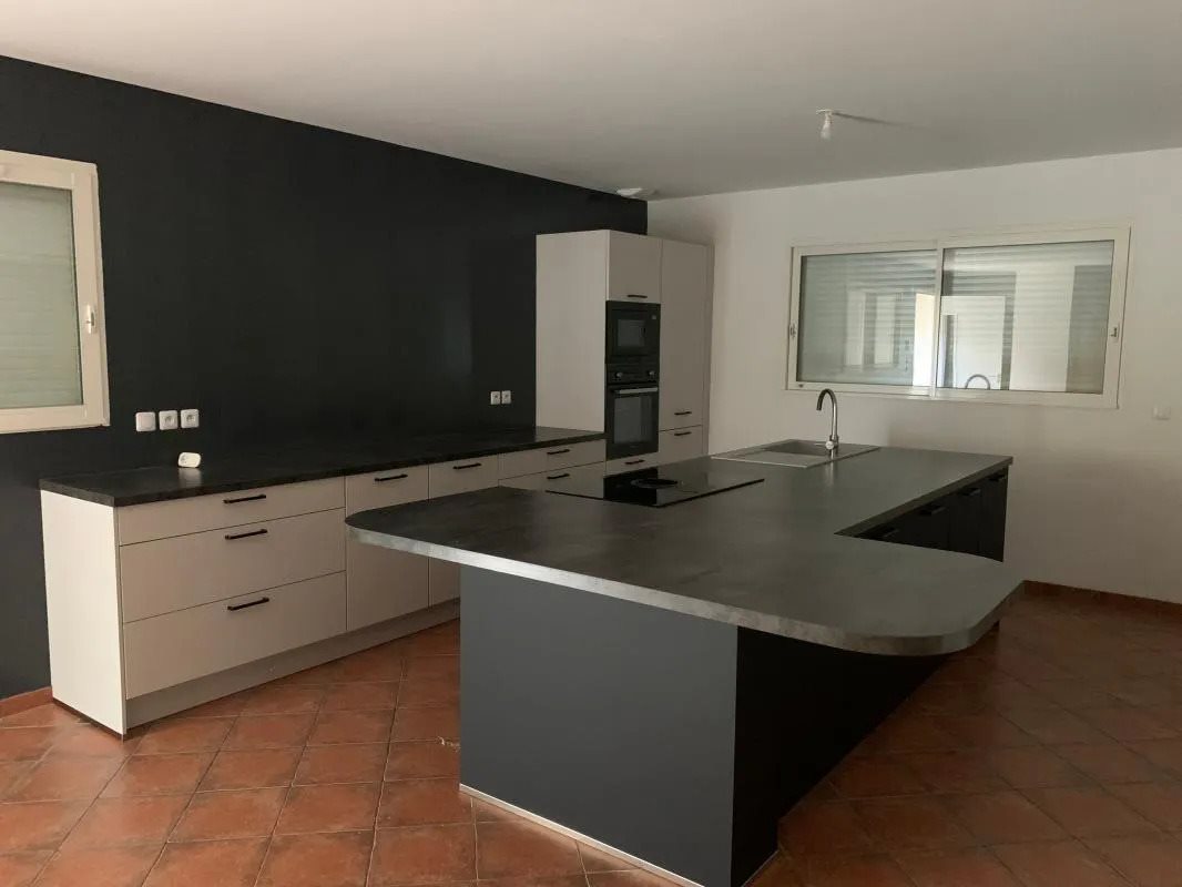 Maison à louer, 118m², Nîmes