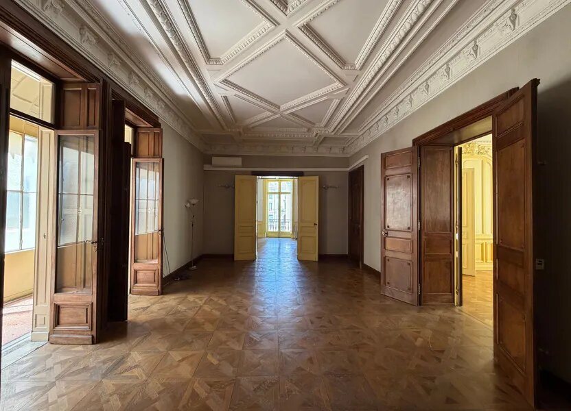 Appartement à louer, 221m², Nîmes