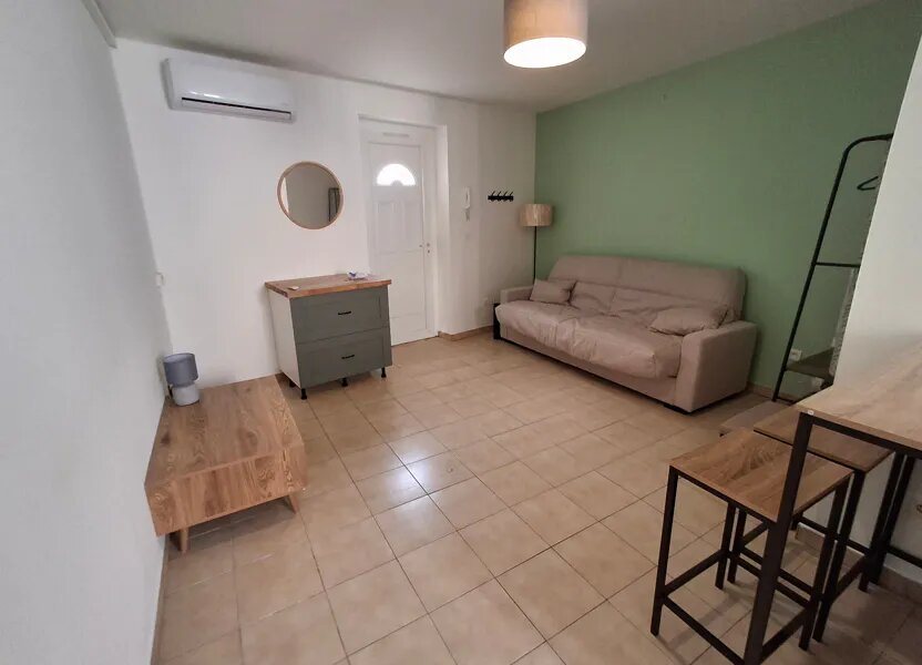 Appartement à louer, 23m², Nîmes
