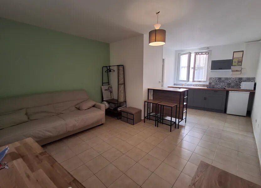 Appartement à louer, 23m², Nîmes
