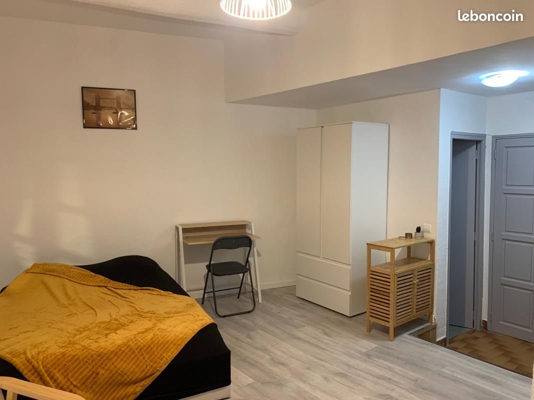 Appartement à louer, 27m², Nîmes