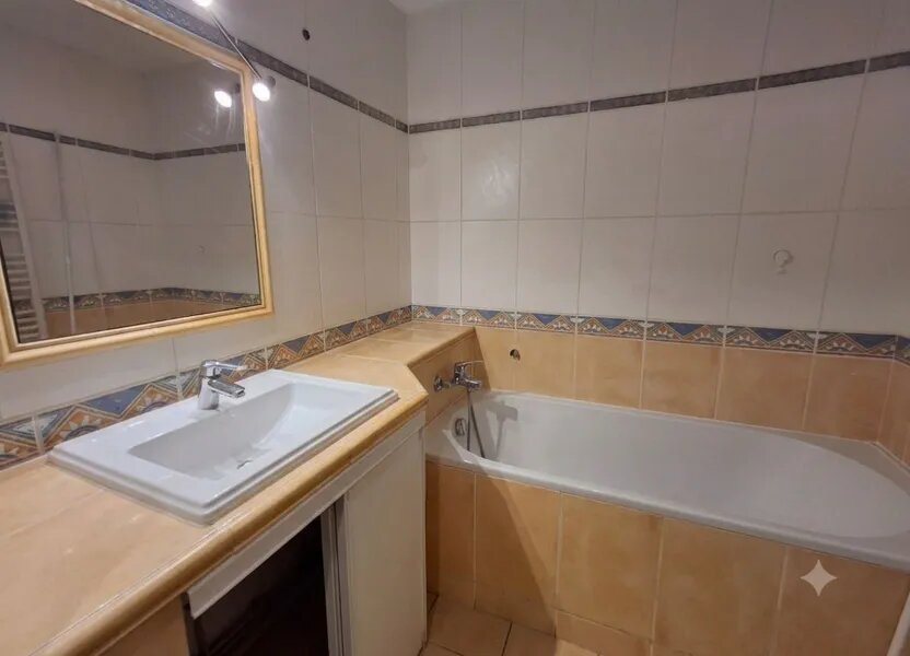 Appartement à louer, 81m², Nîmes