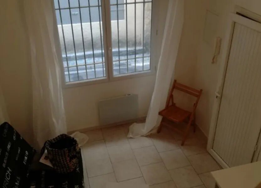 Appartement à louer, 27m², Nîmes