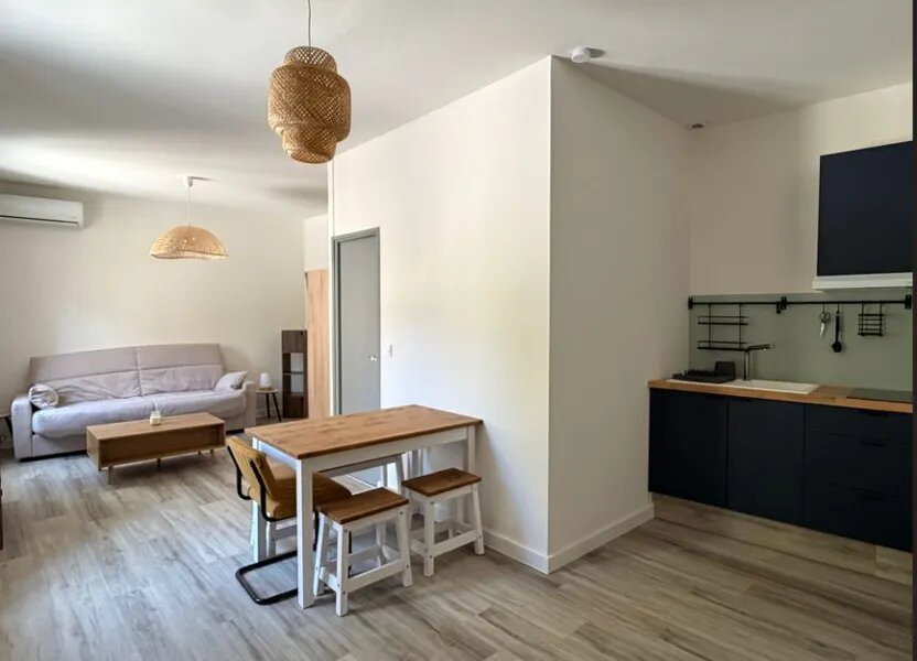 Appartement à louer, 29m², Nîmes