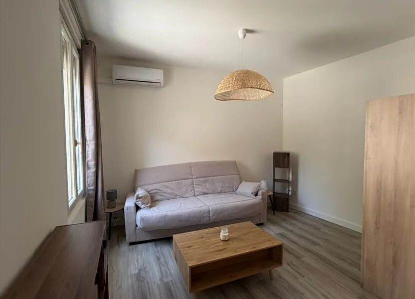 Appartement à louer, 29m², Nîmes