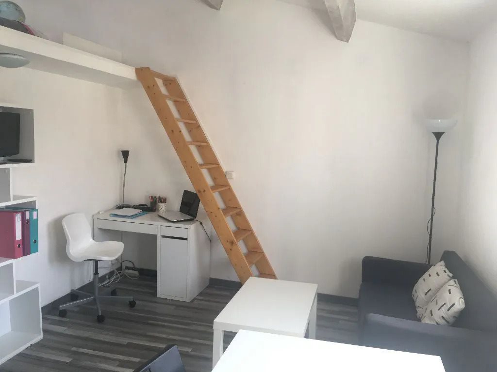 Appartement à louer, 16m², Nîmes