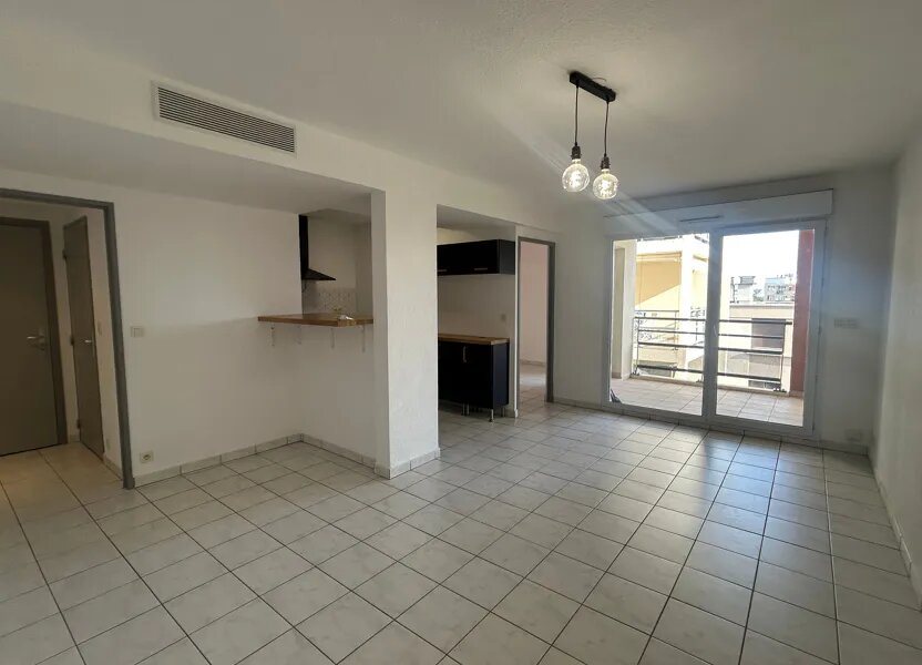 Appartement à louer, 53m², Nîmes