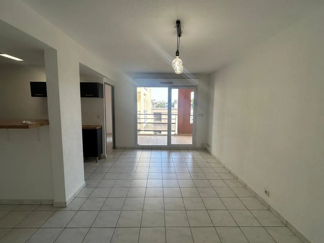 Appartement à louer, 53m², Nîmes