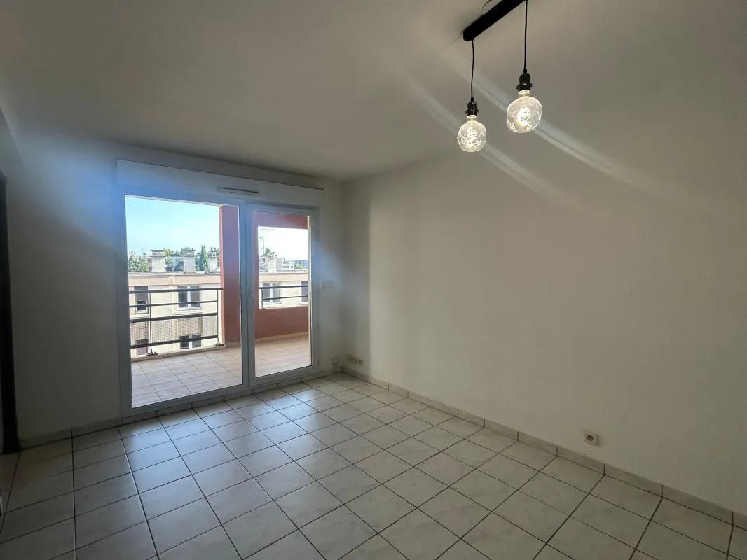 Appartement à louer, 53m², Nîmes