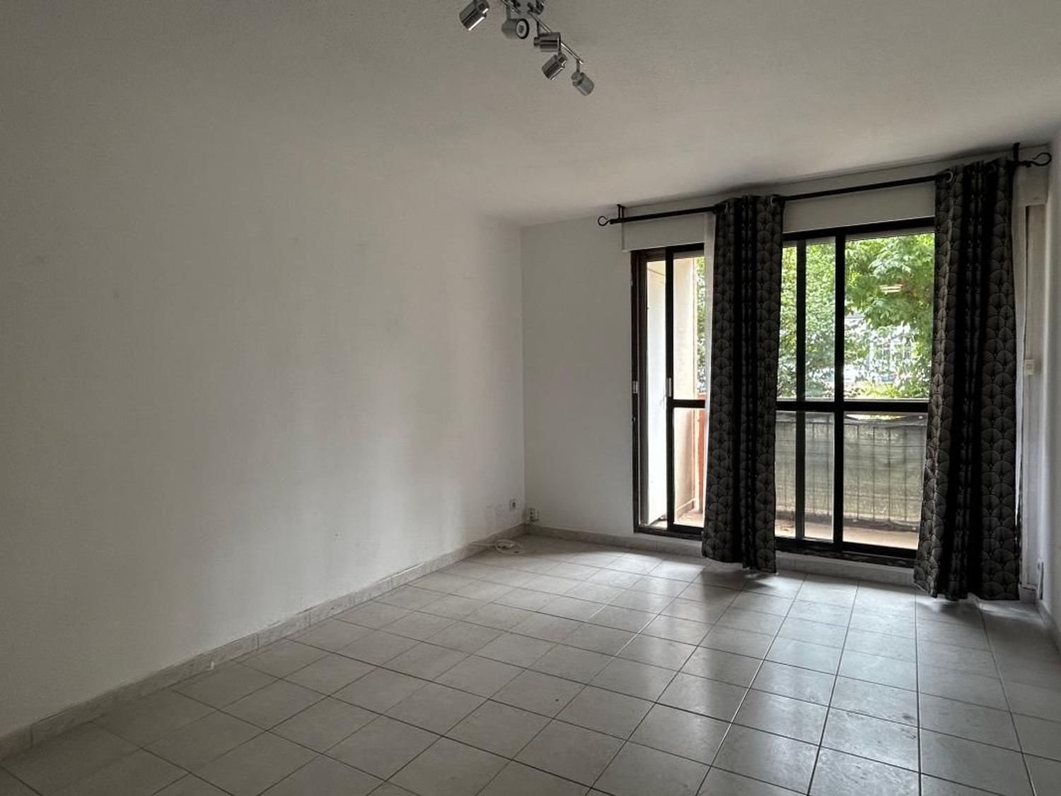 Appartement à louer, 27m², Nîmes