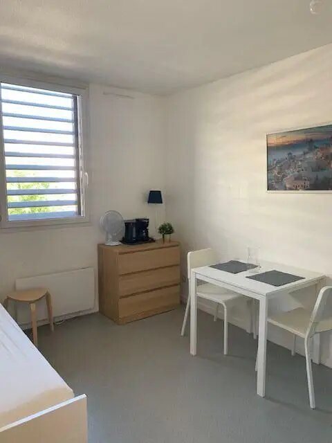 Appartement à louer, 18m², Nîmes