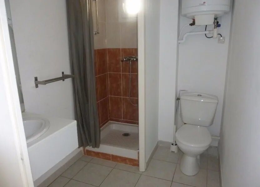 Appartement à louer, 26m², Nîmes