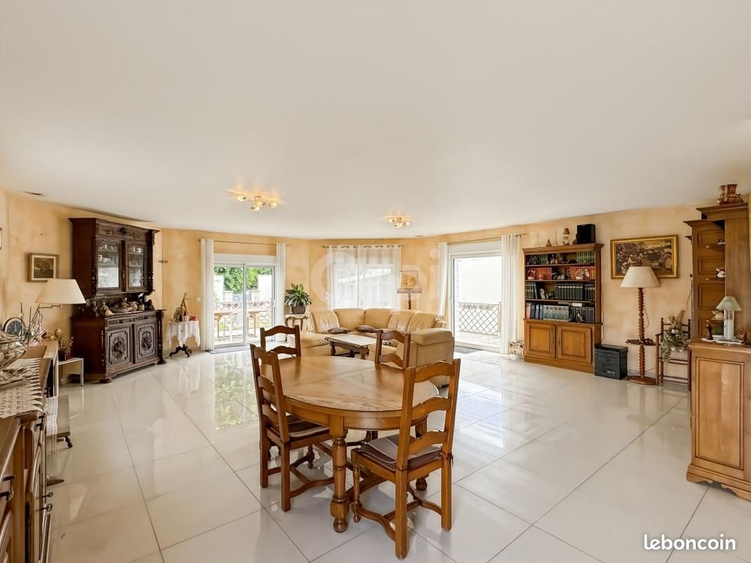 Maison à vendre, 135m², Conches-en-Ouche