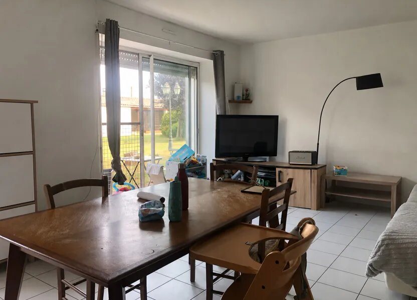 Appartement à louer, 63m², Pont-l'Abbé-d'Arnoult
