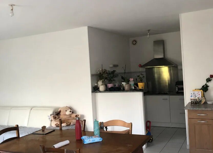 Appartement à louer, 63m², Pont-l'Abbé-d'Arnoult