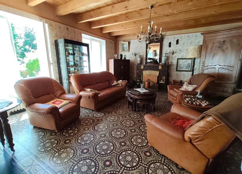 Maison à vendre, 207m², Lussant