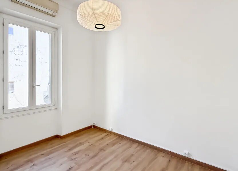 Appartement à louer, 58m², Antibes