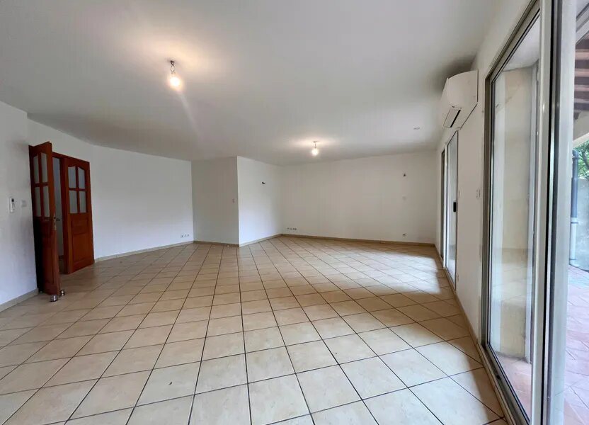 Maison à louer, 108m², Grans