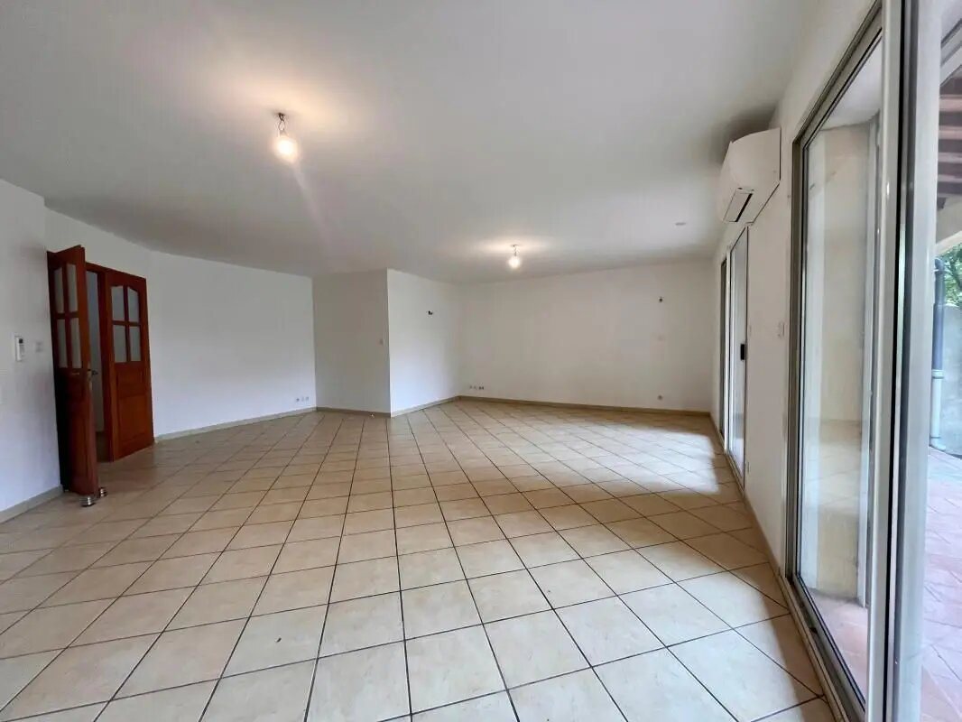 Maison à louer, 108m², Grans