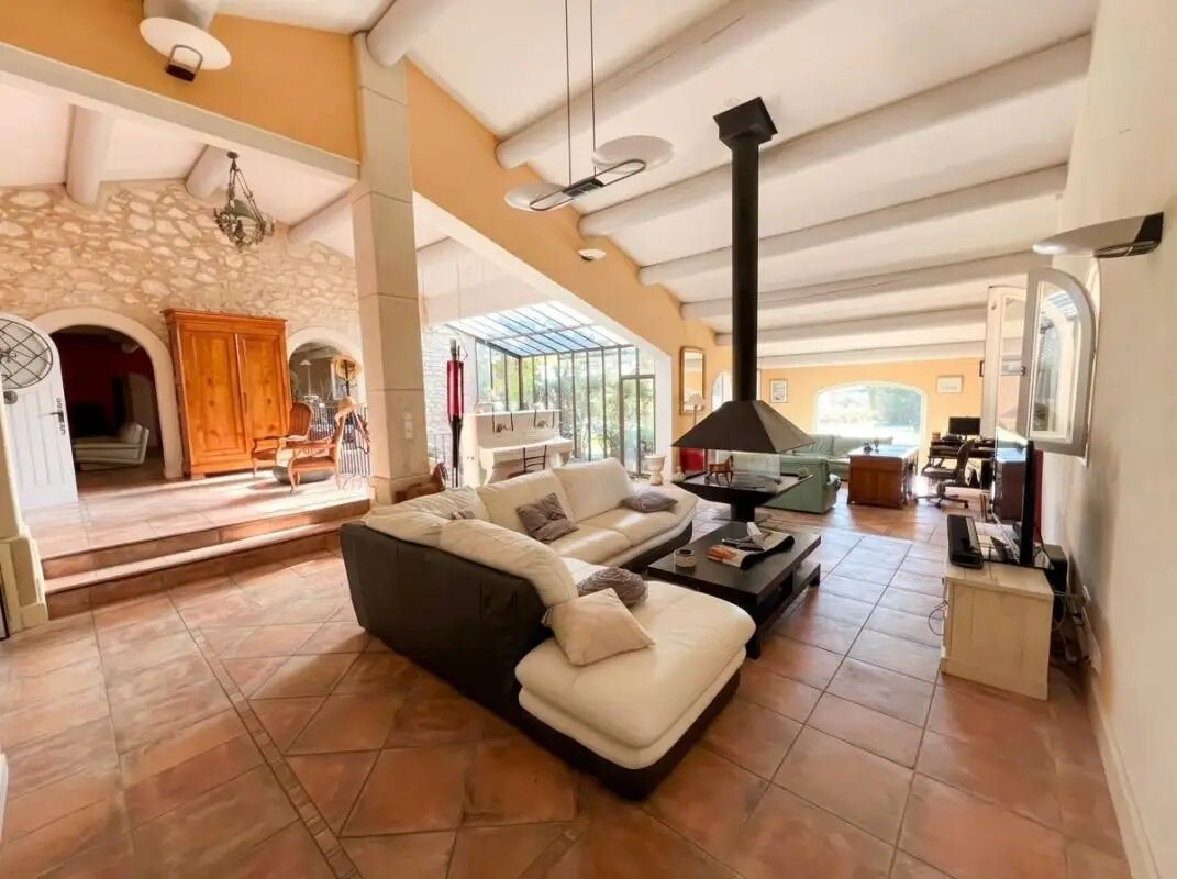 Maison à vendre, 275m², Mollégès