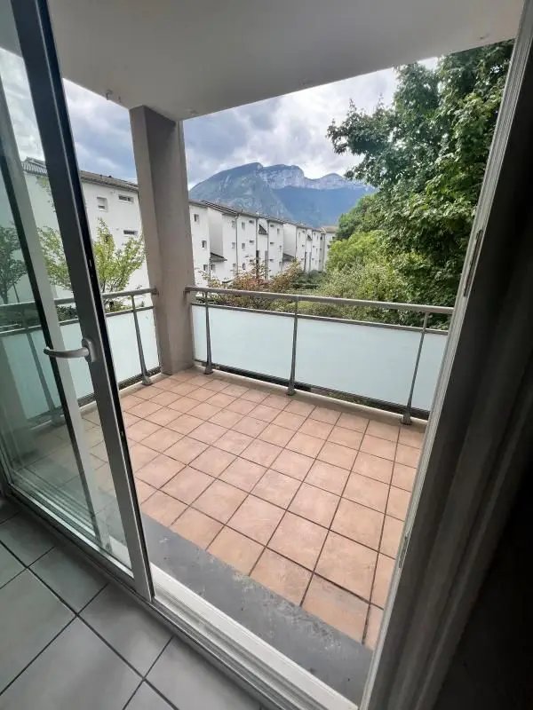 Appartement à louer, 80m², Saint-Egrève