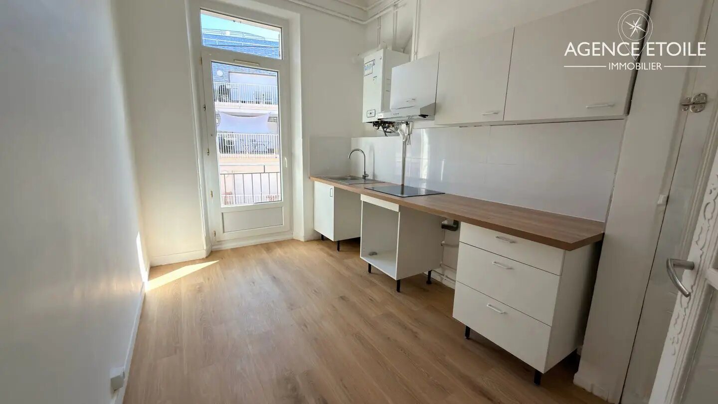 Appartement à louer, 70m², Marseille 8ème