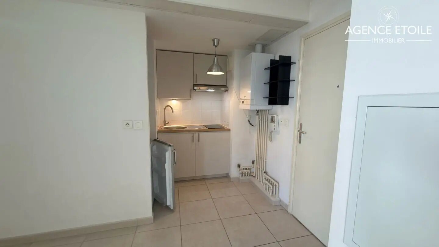 Appartement à louer, 35m², Marseille 8ème