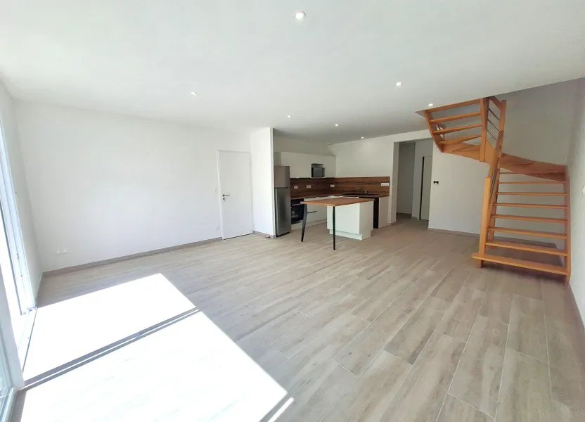 Maison à louer, 92m², Médis