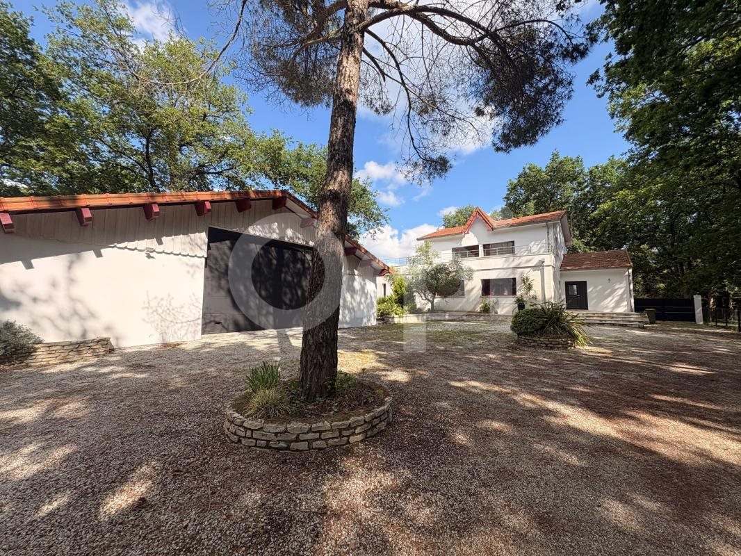 Maison à vendre, 273m², Saint-Romain-de-Benet