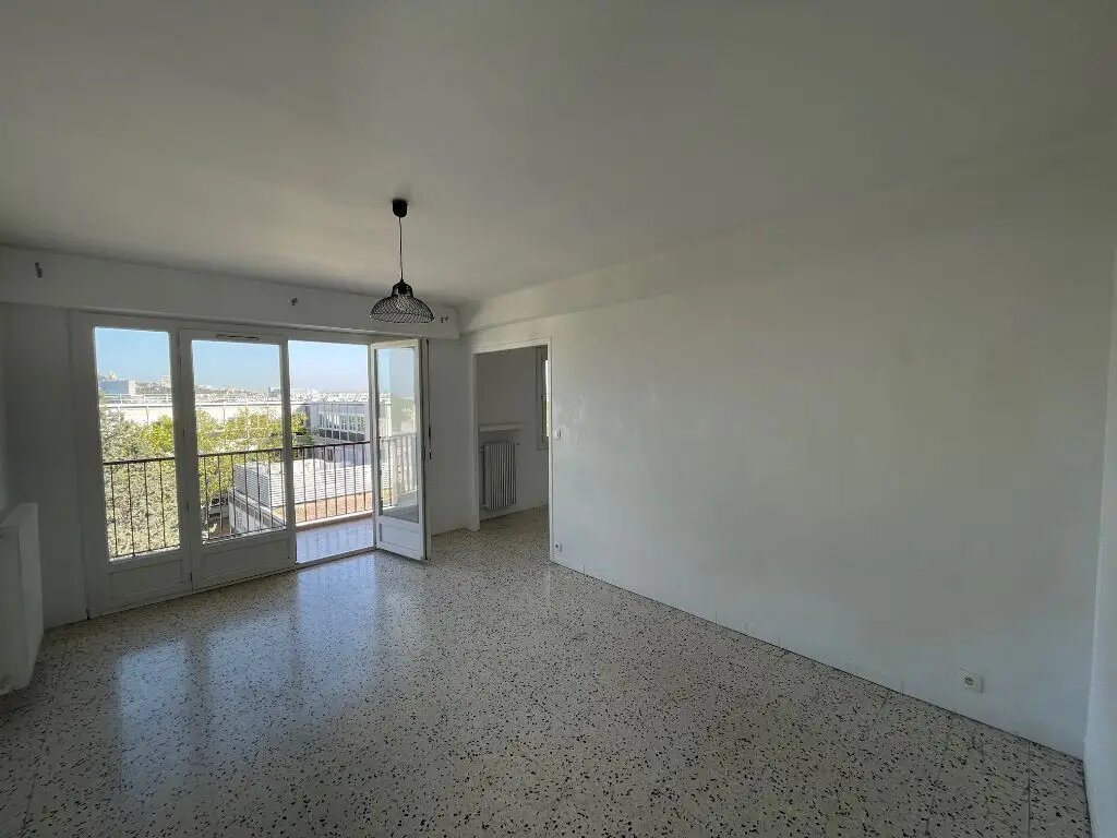 Appartement à louer, 71m², Marseille 8ème