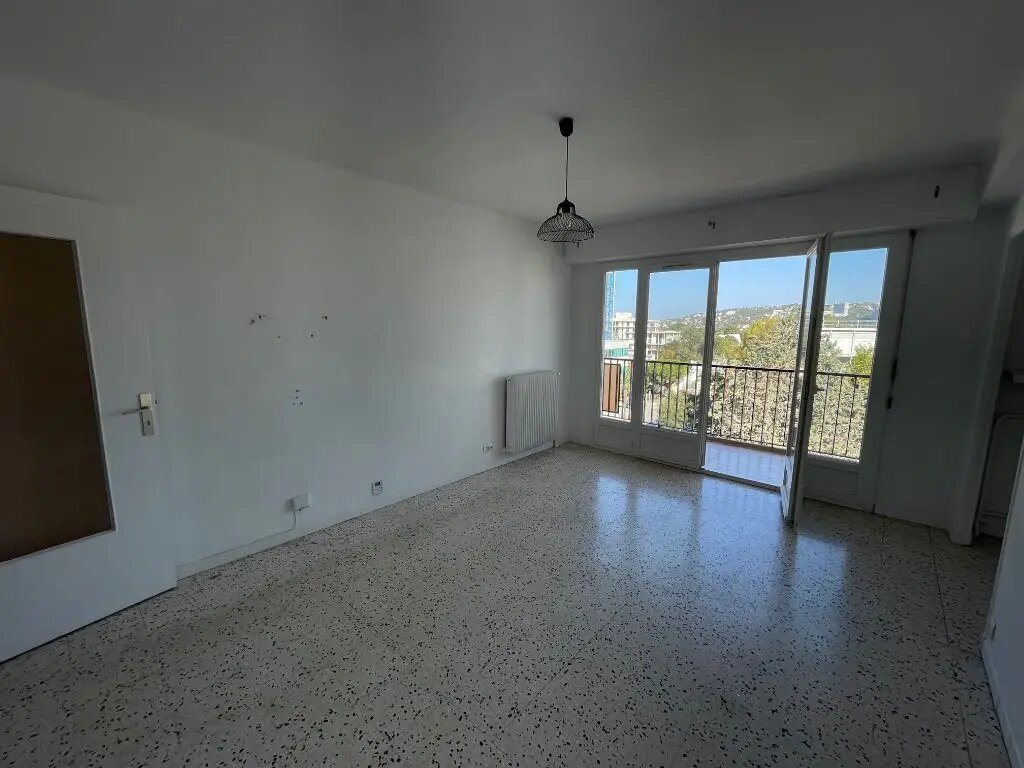 Appartement à louer, 71m², Marseille 8ème