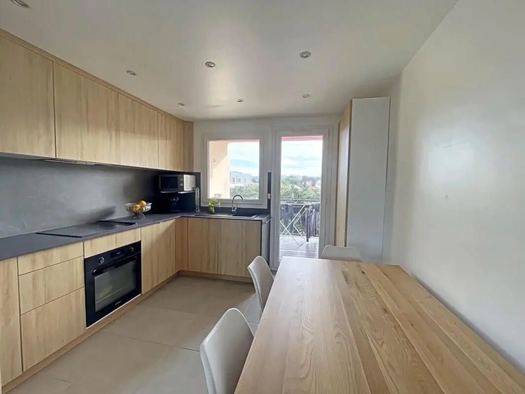 Appartement à louer, 57m², Marseille 8ème